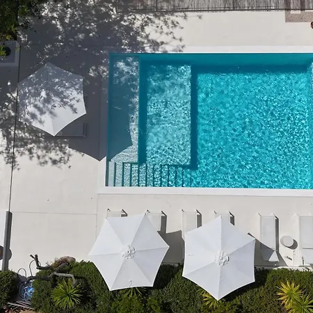 Casa Ameixas Bed & Breakfast *
